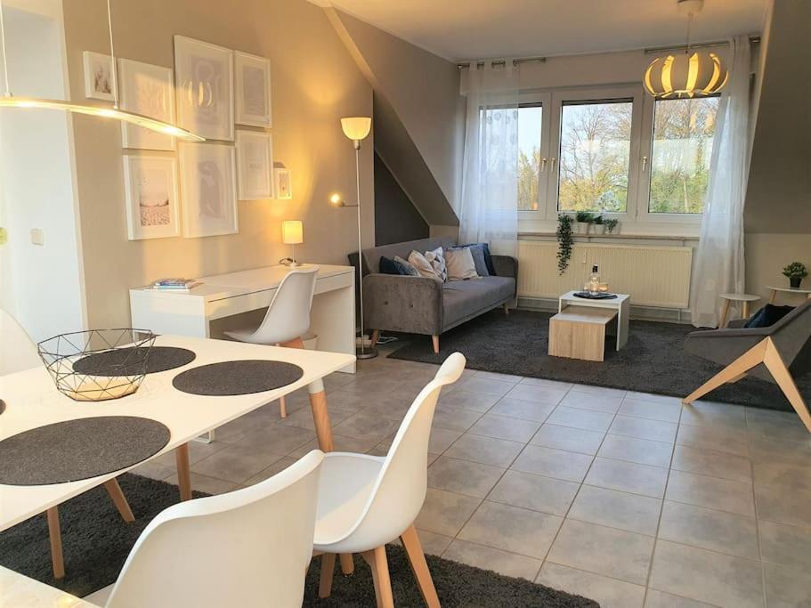 Modernes Und Ruhiges Appartement Mit Loggia Marl Exteriör bild